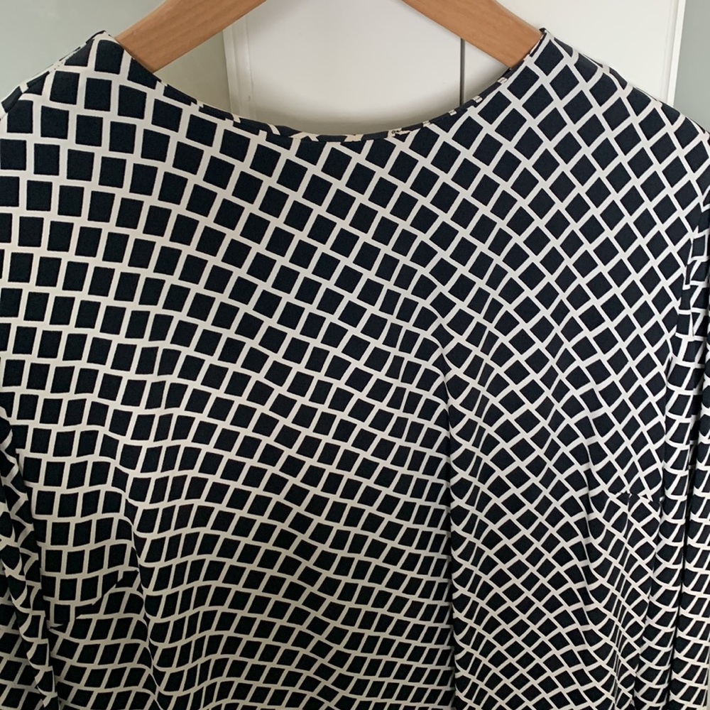 Zara blouse, patterned, long sleeve, zippered detail in the back. - Picture 2 of 5